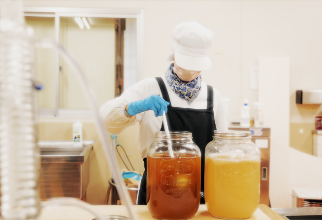 scoby teaの製造の様子